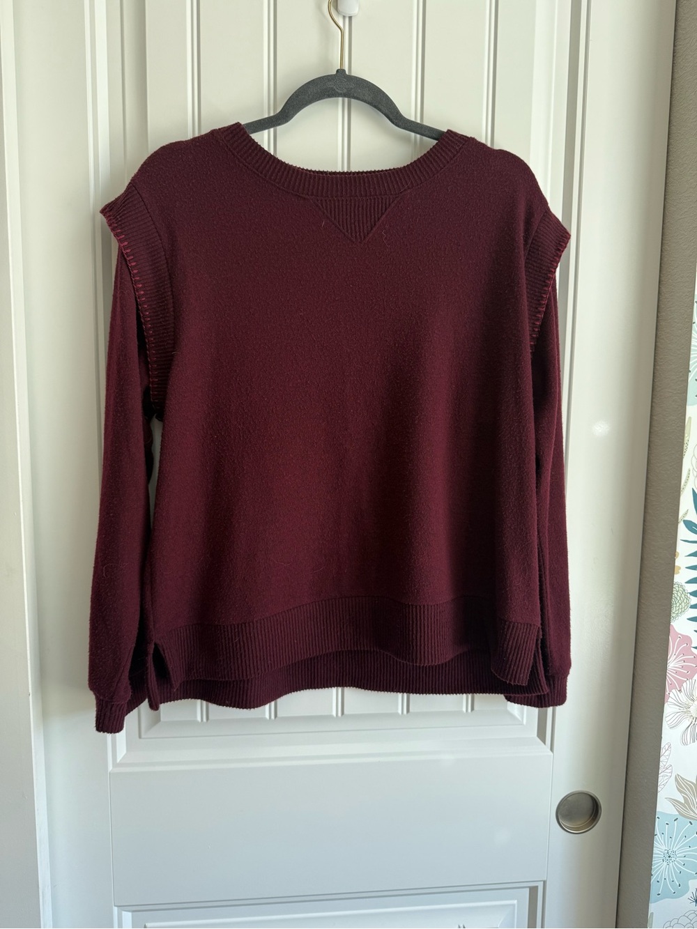 Democracy Burgundy Crewneck Sweater V-Stitch Detail Size Large L